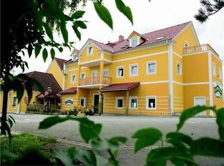 Hotel Dorfwirt Sankt Marein bei Graz Esterno foto